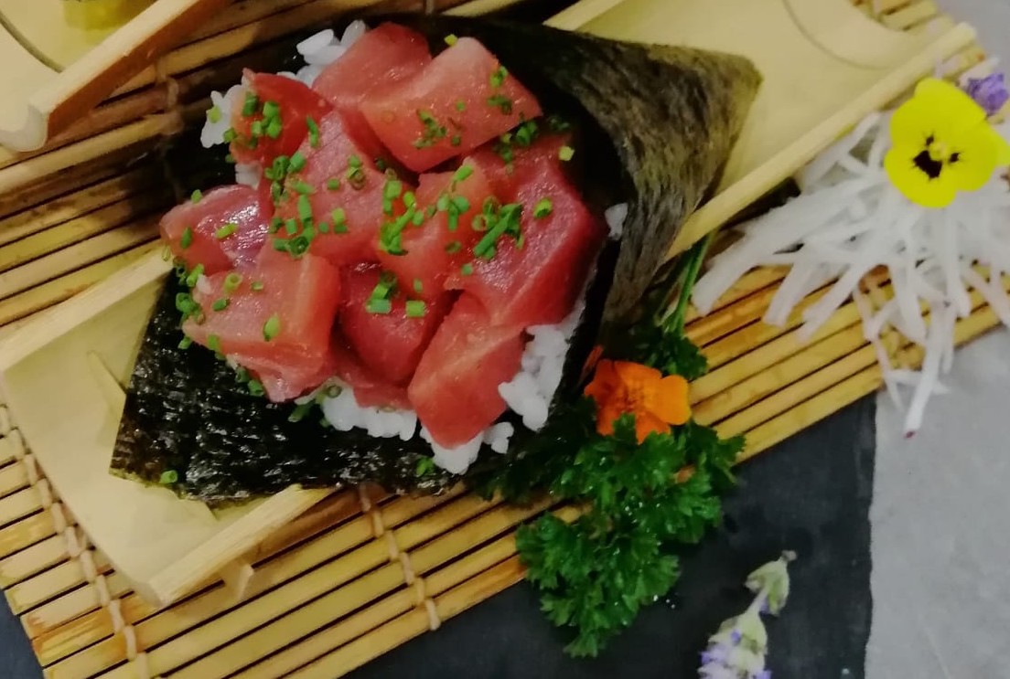 Temaki spicy tuna (Handroll) - sushi image